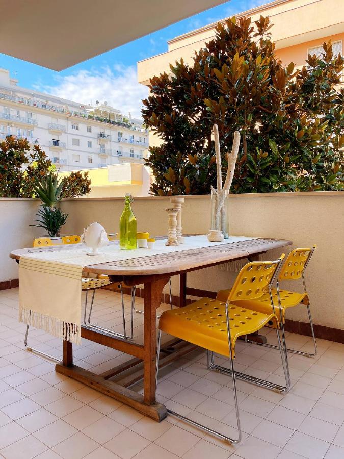 Colourful Living Apartment Monopoli Bagian luar foto